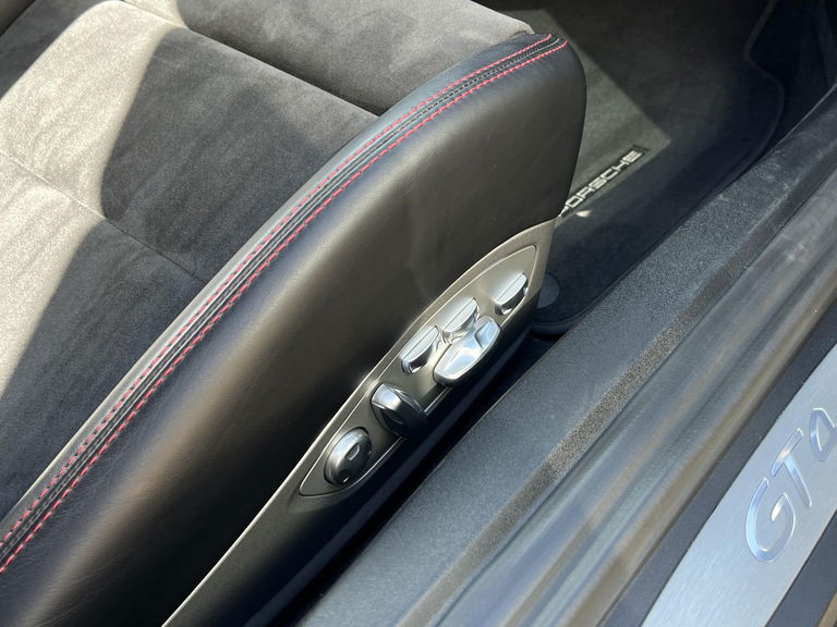 Porsche 981 Cayman GT4