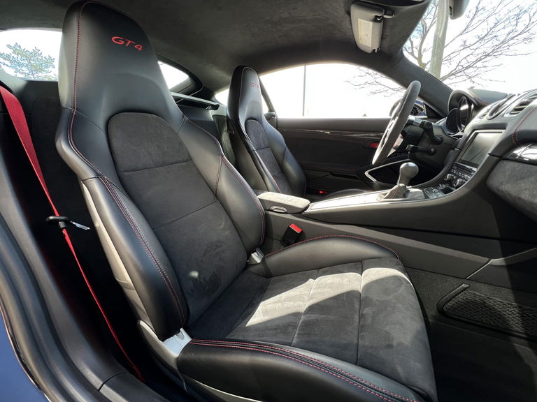 Porsche 981 Cayman GT4