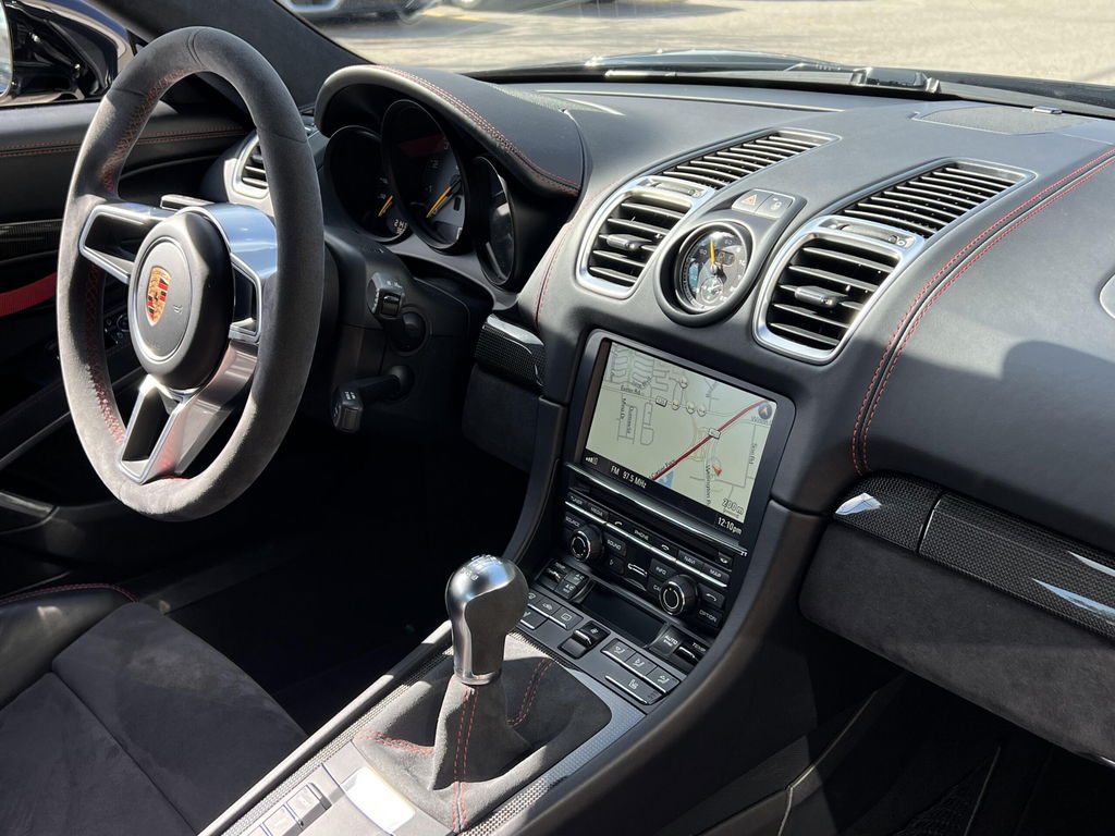 Porsche 981 Cayman GT4