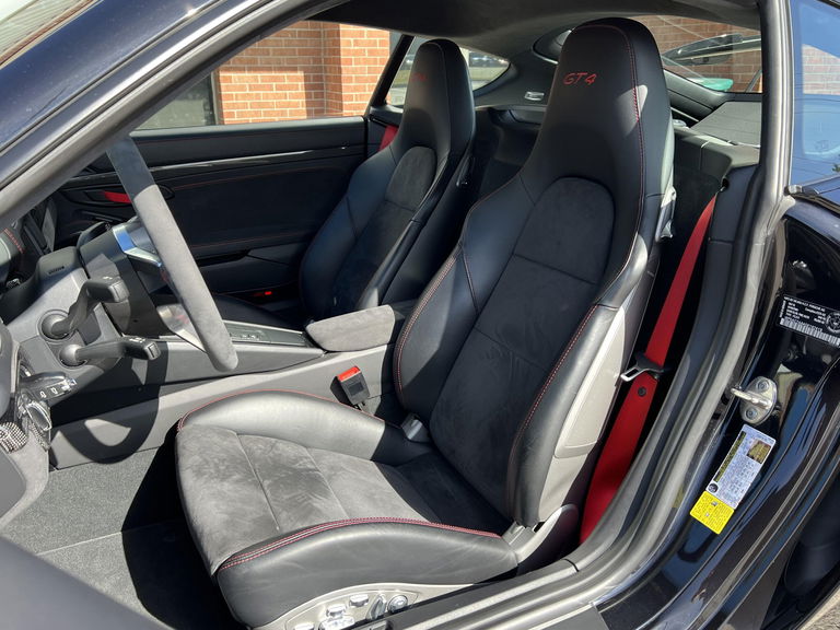 Porsche 981 Cayman GT4