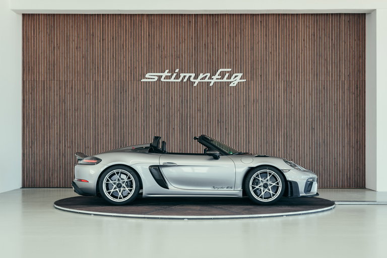 Porsche 718 Spyder RS