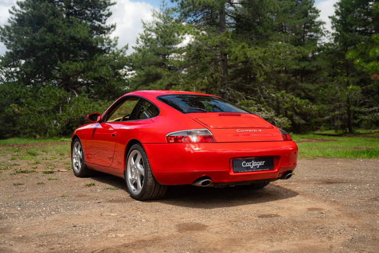Porsche 996 Carrera 4