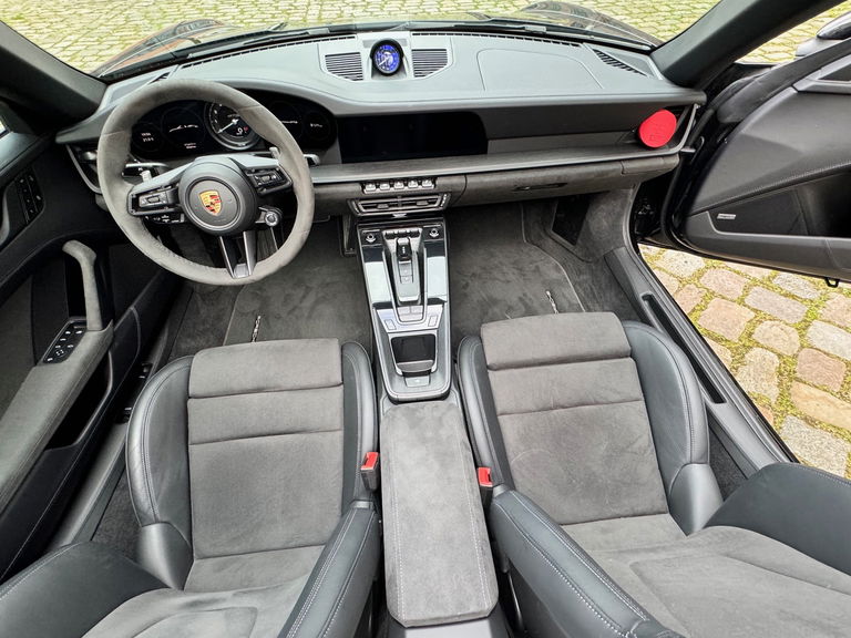 Porsche 992 Carrera GTS