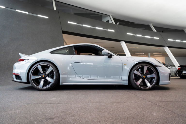 Porsche 992 Sport Classic