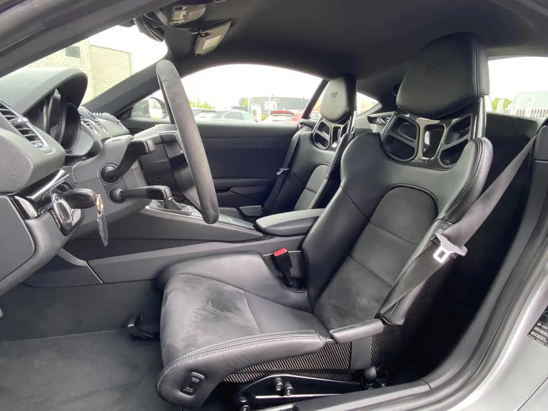 Porsche 718 Cayman T