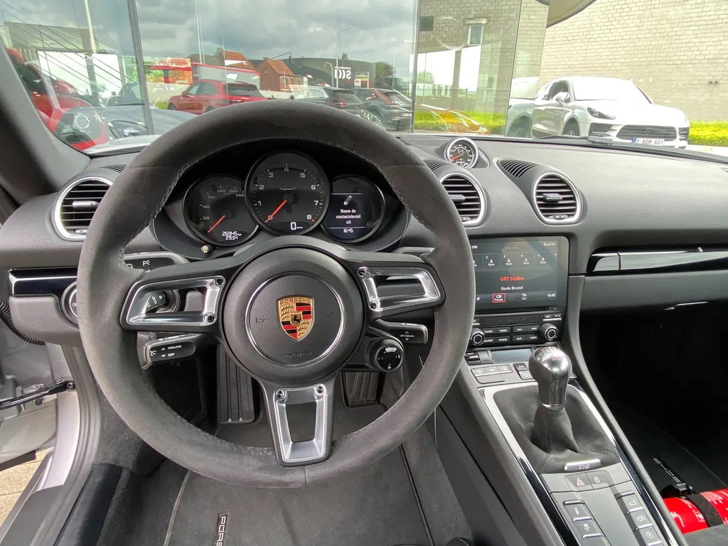 Porsche 718 Cayman T