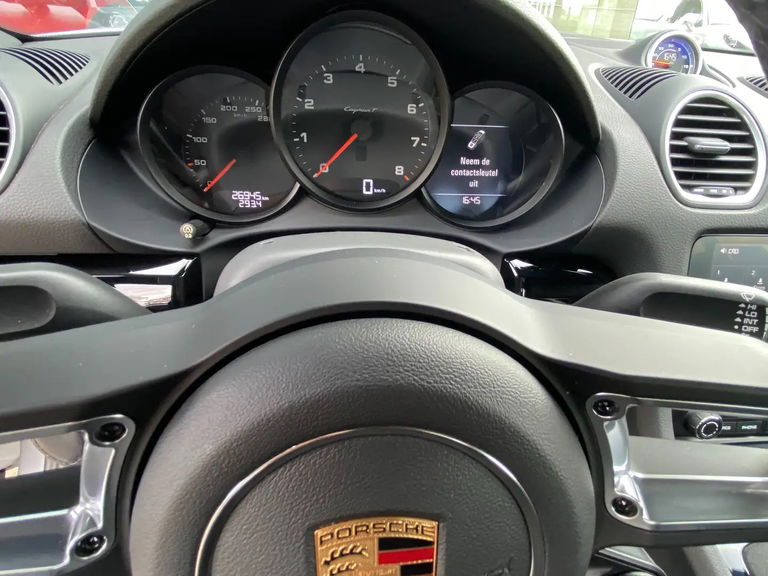 Porsche 718 Cayman T