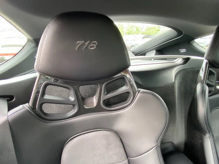 Porsche 718 Cayman T