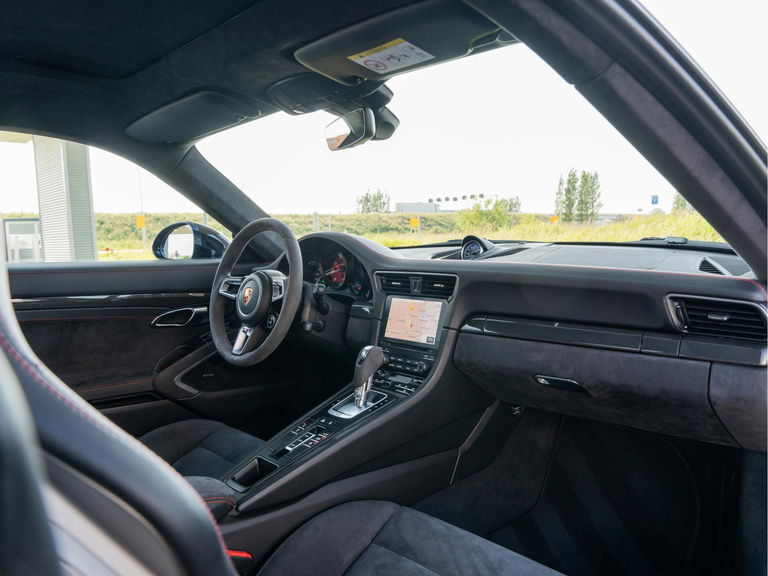 Porsche 991.2 Carrera GTS