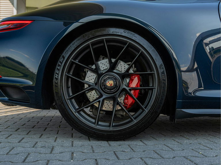 Porsche 991.2 Carrera GTS