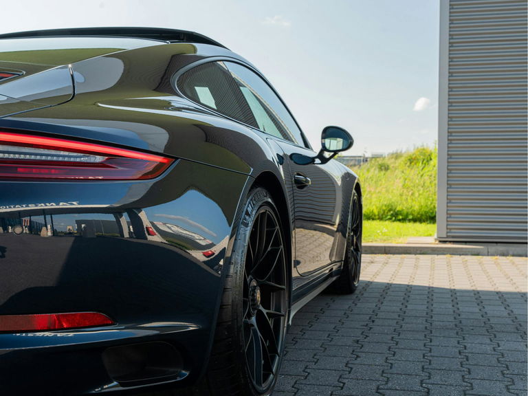 Porsche 991.2 Carrera GTS