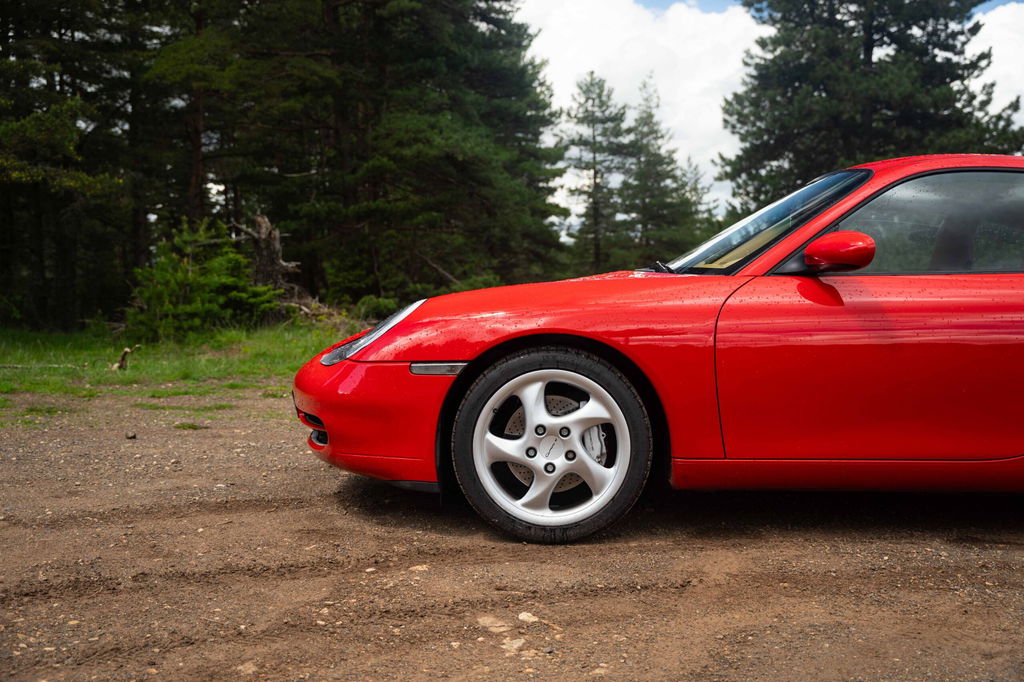 Porsche 996 Carrera 4