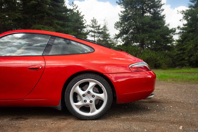 Porsche 996 Carrera 4
