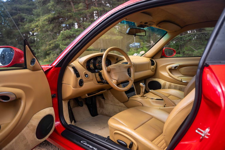 Porsche 996 Carrera 4