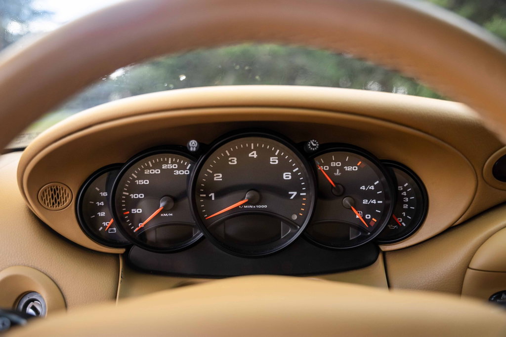 Porsche 996 Carrera 4