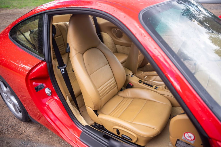 Porsche 996 Carrera 4