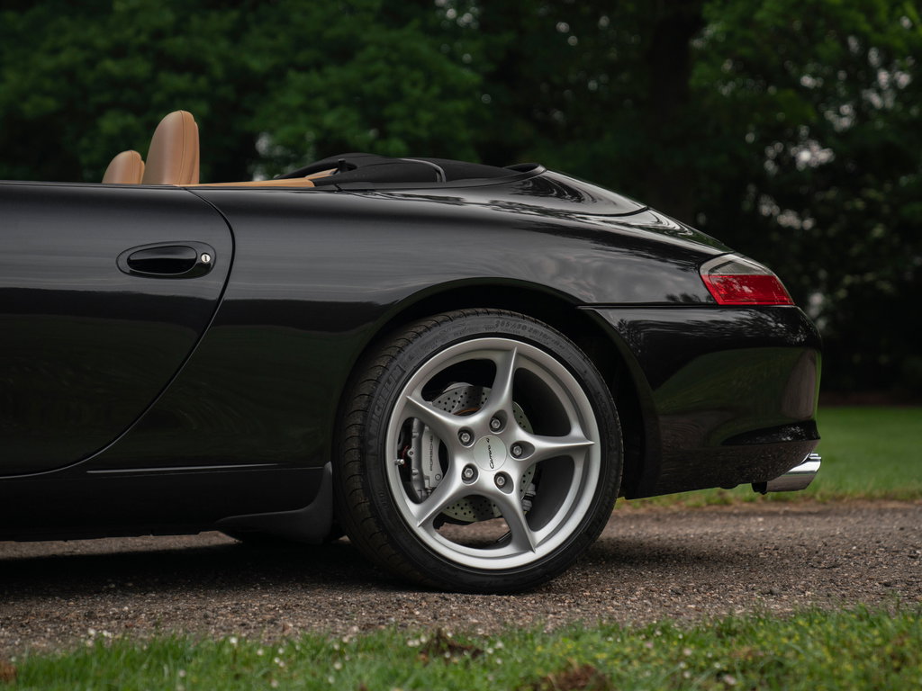 Porsche 996 Carrera 4