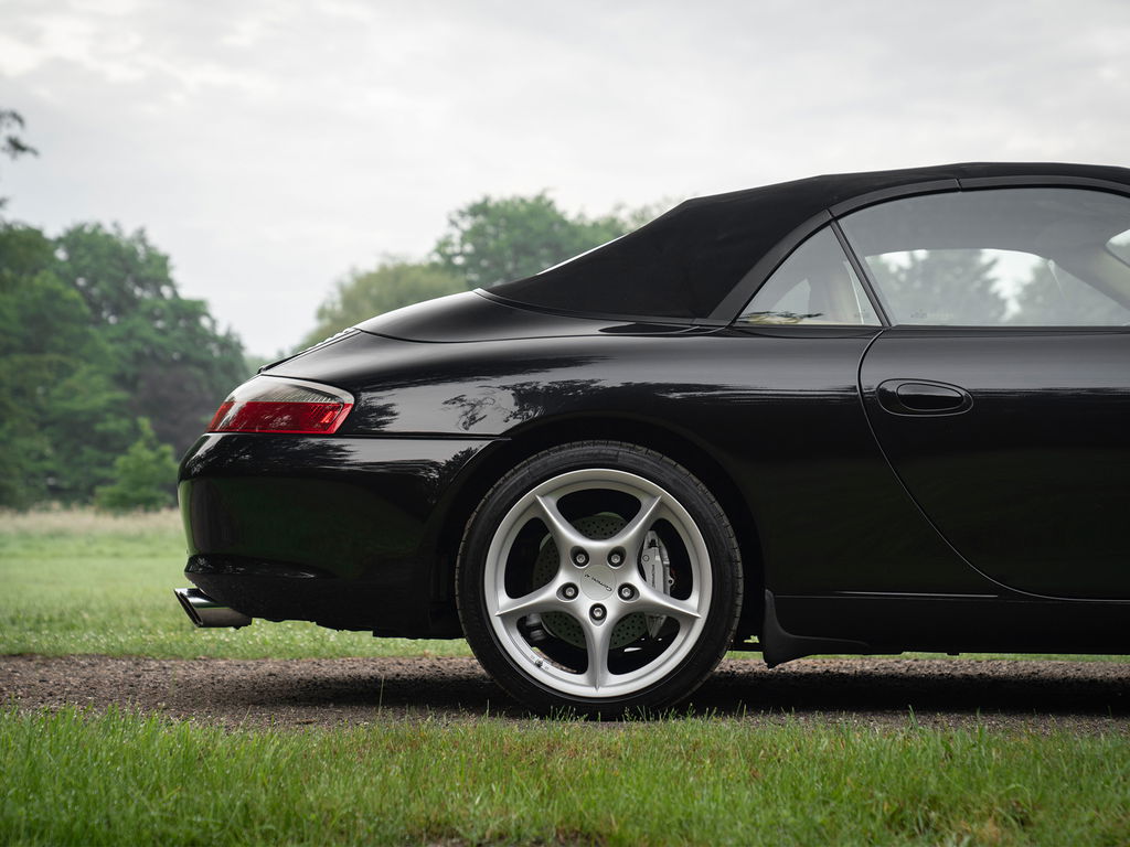 Porsche 996 Carrera 4