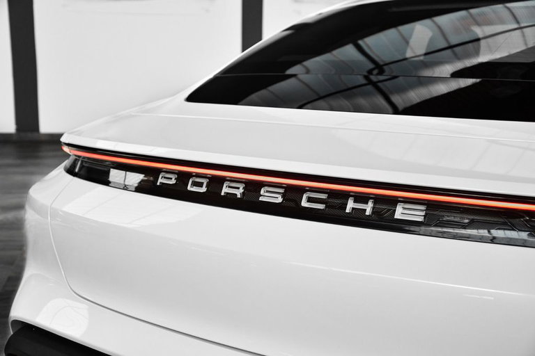 Porsche Taycan 4S