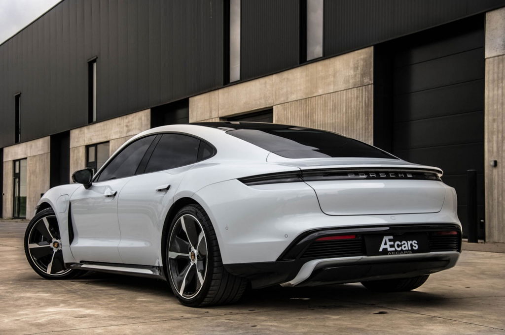 Porsche Taycan Turbo