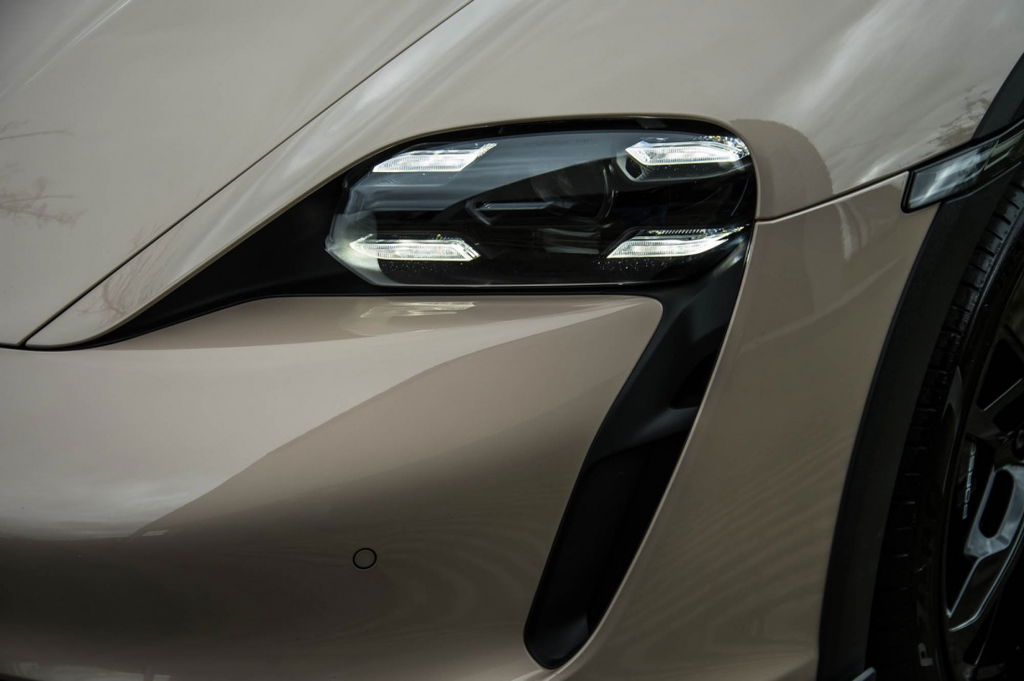 Porsche Taycan 4S Cross Turismo