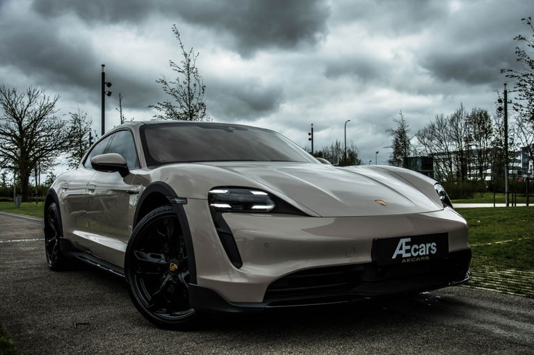 Porsche Taycan 4S Cross Turismo