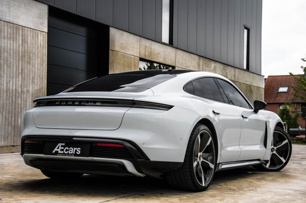Porsche Taycan Turbo