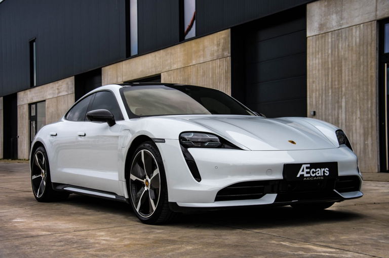 Porsche Taycan Turbo
