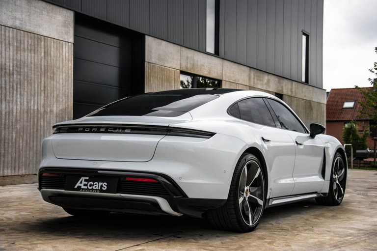 Porsche Taycan Turbo