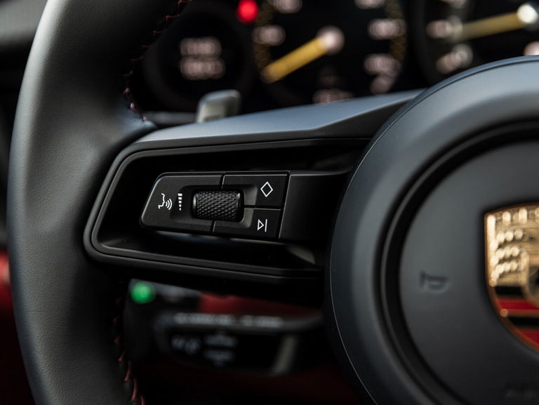 Porsche 992 GT3 Touring