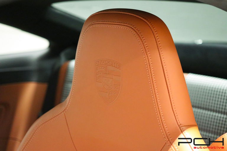 Porsche 992 Sport Classic