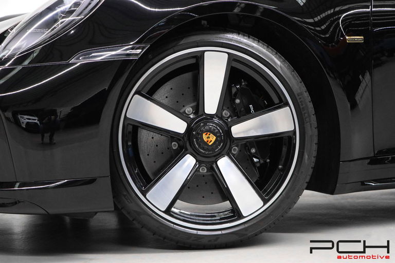 Porsche 992 Sport Classic