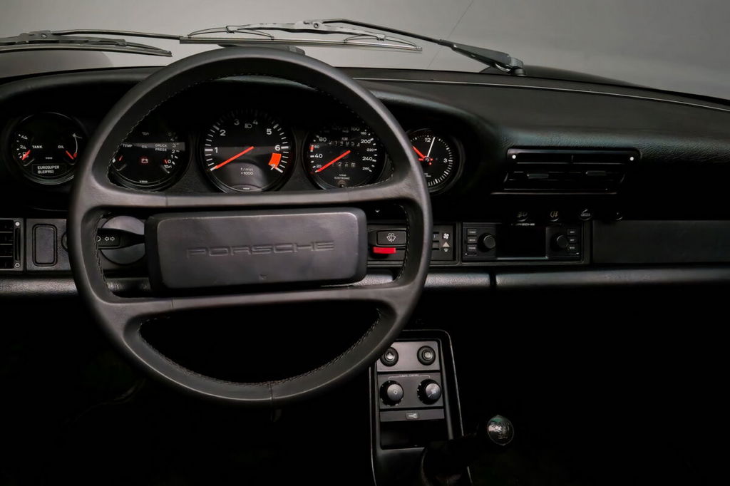 Porsche 911 Carrera 3.2