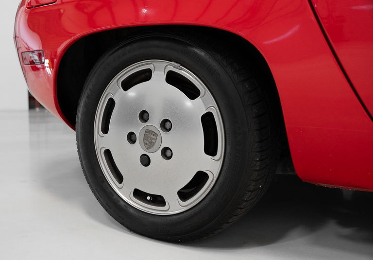 Porsche 928 S