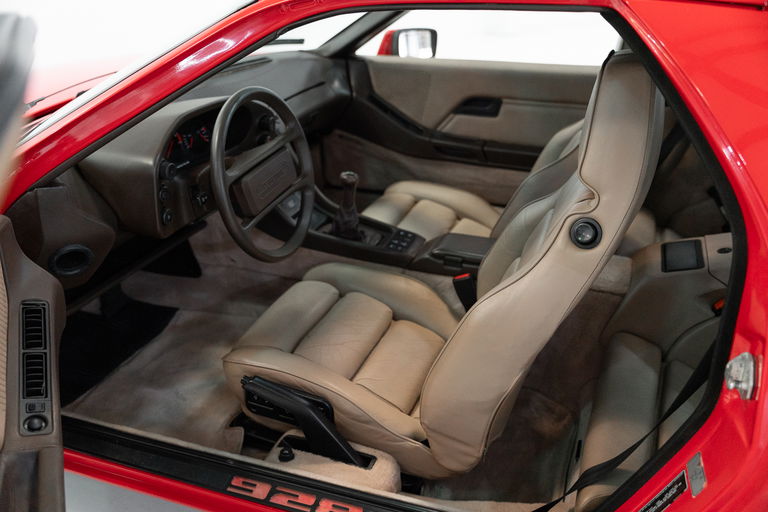 Porsche 928 S