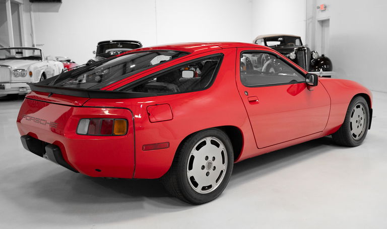 Porsche 928 S