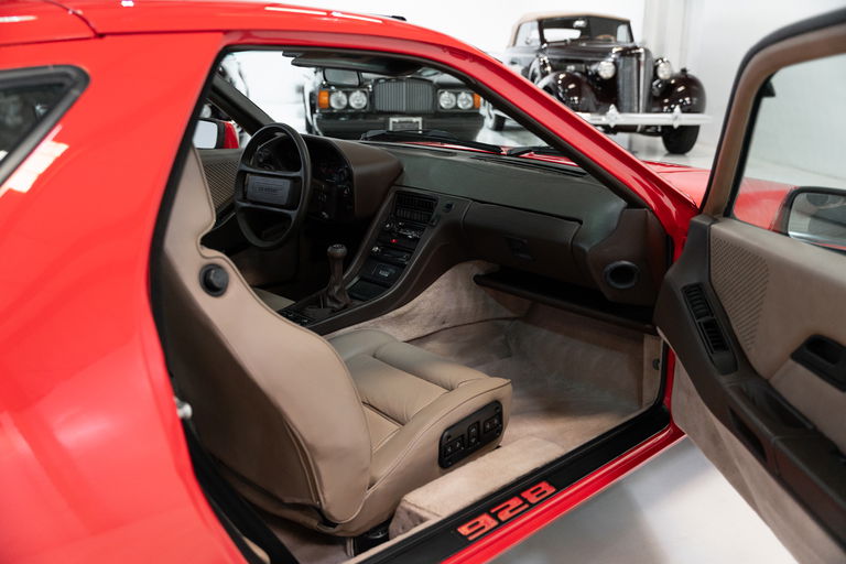 Porsche 928 S