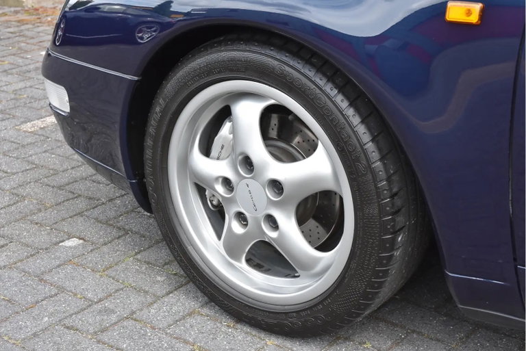 Porsche 993 Carrera 4