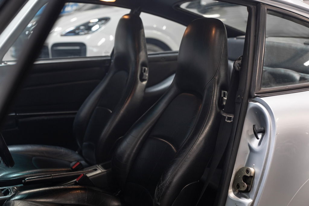 Porsche 993 Carrera 4