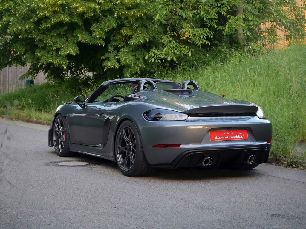 Porsche 718 Spyder RS