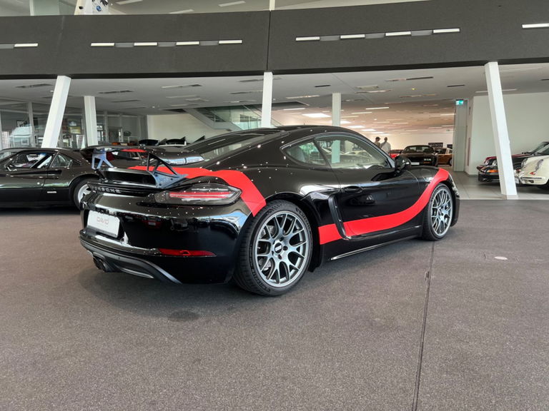 Porsche 718 Cayman