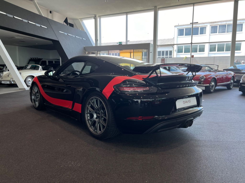 Porsche 718 Cayman
