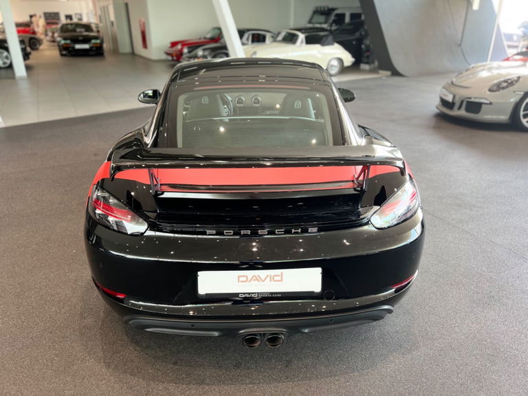 Porsche 718 Cayman
