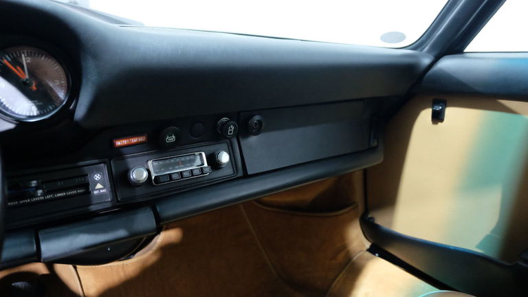 Porsche 911 Carrera (US)