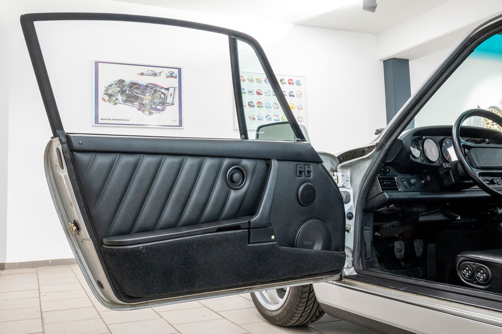 Porsche 964 Carrera 4