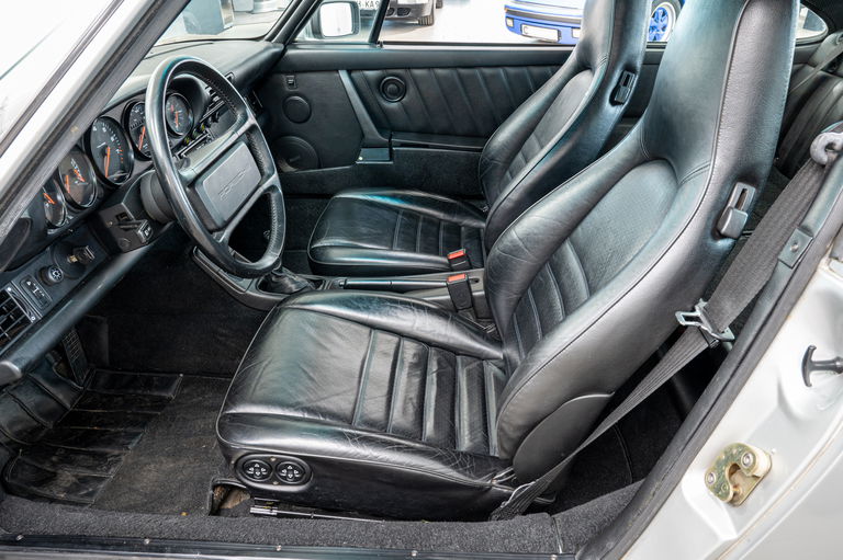 Porsche 964 Carrera 4