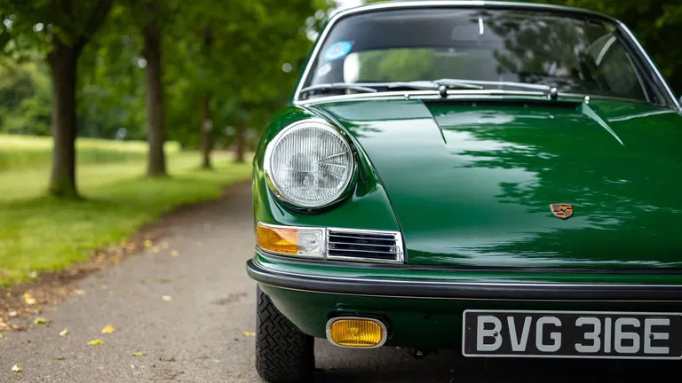 Porsche 911 S (F-Modell)