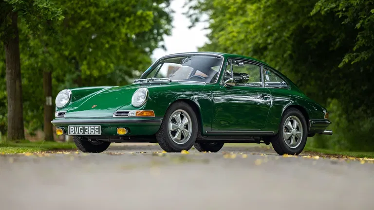 Porsche 911 S (F-Modell)