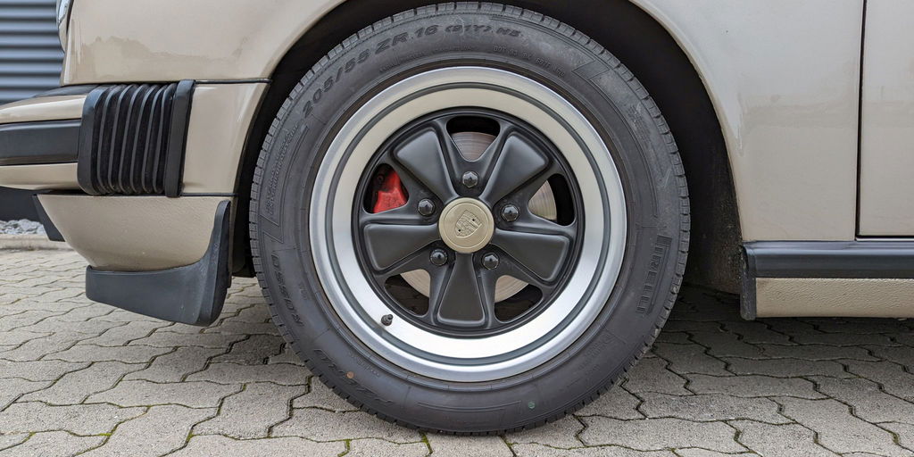 Porsche 911 Carrera 3.2