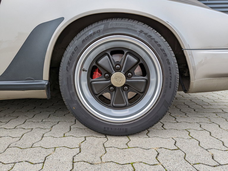 Porsche 911 Carrera 3.2